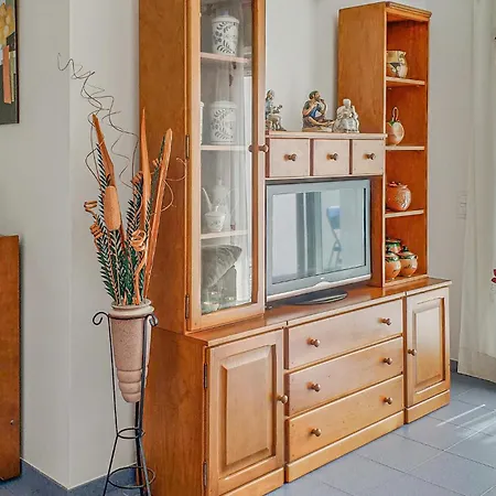 Apartment 2 Bedroom Stunning In *